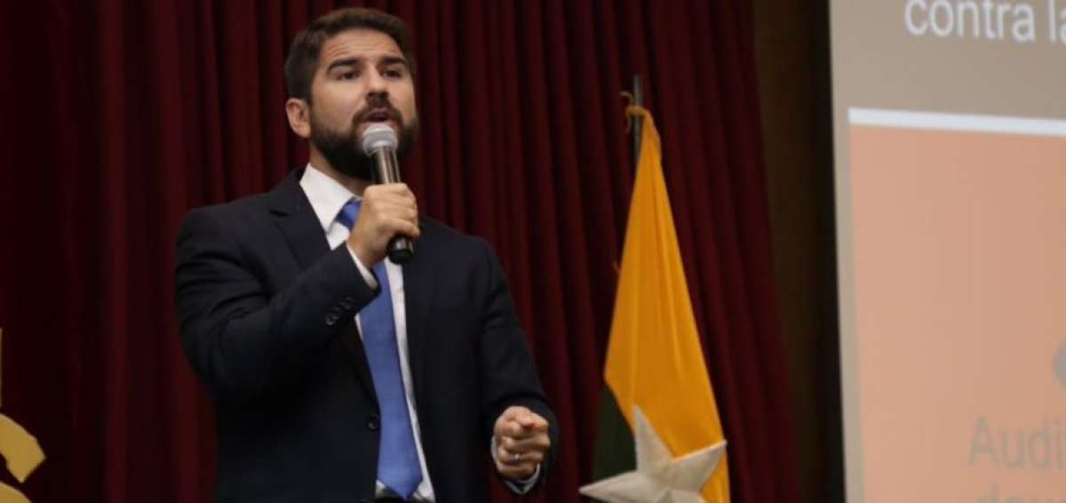 &iquest;Usted cree que se han "comprado encuestadoras", como denuncia 'Dalo' Bucaram?