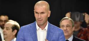 Real Madrid cesa a Rafael Ben&iacute;tez y nombra entrenador a Zinedine Zidane