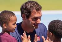 Federer dona medio millón de dólares para la escolarización niños de Ucrania
