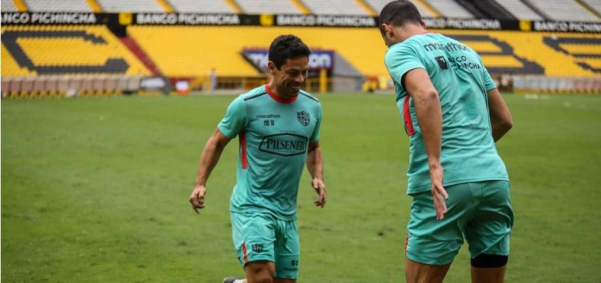 Mat&iacute;as Oyola anota 11 temporadas consecutivas con Barcelona