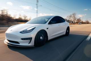 Un Tesla fuera de control mató a dos personas en China