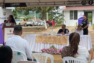 Gobierno entregó 10 viviendas de interés social en El Oro