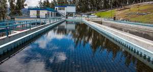 Los tanques que contienen agua potable son monitoreados a diario por cuadrillas de trabajadores de la Umapal, para garantizar el servicio en Loja.