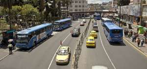 El parque automotor ambate&ntilde;o es el m&aacute;s moderno del pa&iacute;s. Si bien en otras urbes la antig&uuml;edad para buses es 15 a&ntilde;os, en Ambato no superan una d&eacute;cada.