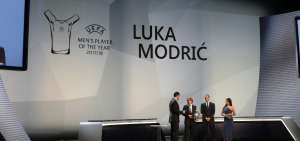 El croata del Real Madrid Luka Modric fue elegido el mejor jugador de la UEFA