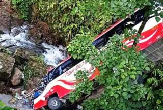 Fiscalía cumple las primeras investigaciones tras el accidente en la vía Macas-Taisha