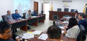 En el segundo piso del Complejo Judicial Norte de Quito, este viernes se reinstal&oacute; la audiencia de juzgamiento en el caso de peculado en el IESS.