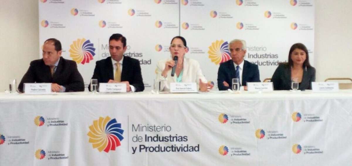 Consejo Tributario analiza el sector de la qu&iacute;mica y farmac&eacute;utica