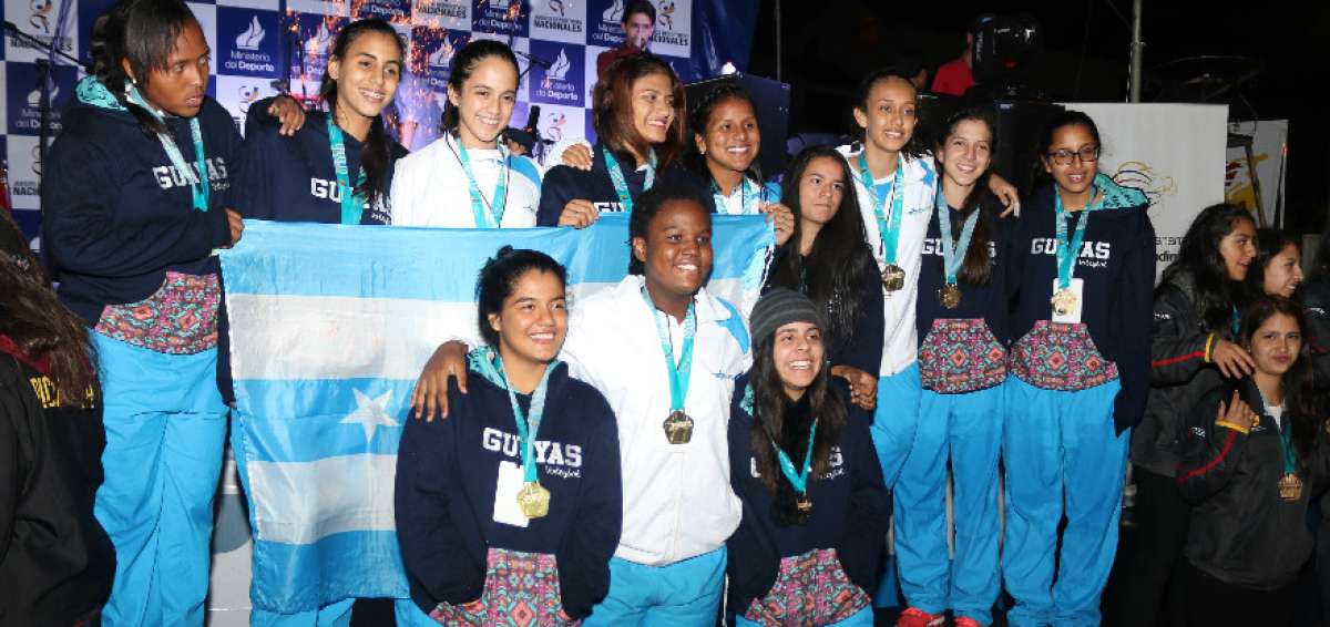 El voleibol y el b&aacute;squet fueron los deportes que cerraron los Juegos Deportivos Nacionales. M&aacute;s de 500 deportistas de Ecuador llegaron hasta Cuenca.