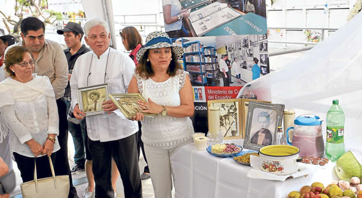 Los asistentes al evento pudieron degustar los platos tradicionales. El historiador Guido Garay falleci&oacute; en 2009. Est&aacute; en la b&oacute;veda B-O282015.