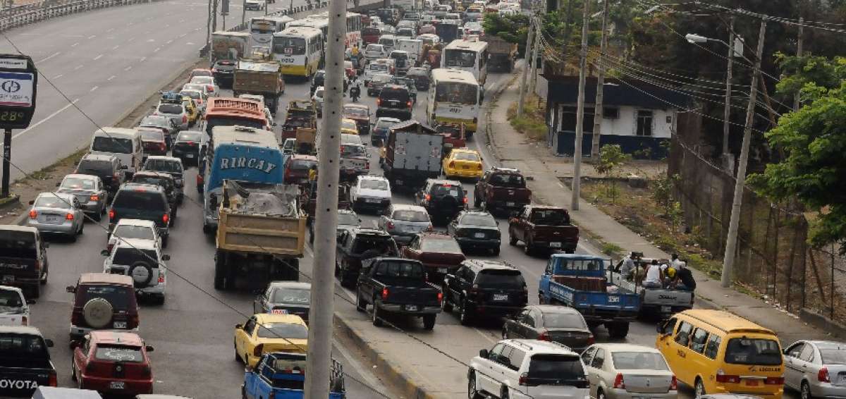 El sistema Aerov&iacute;a pretende aliviar el tr&aacute;fico en el puente de la Unidad Nacional mediante el transporte aerosuspendido de 40.000 personas diarias.