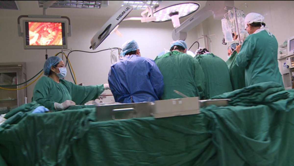La cirug&iacute;a realizada en el hospital Teodoro Maldonado Carbo fue exitosa. Foto tomada del Twitter @IESSHTMC.