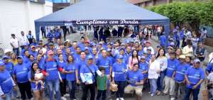 Los comerciantes informales de la avenida Nicol&aacute;s Lapentti, de Dur&aacute;n, usar&aacute;n un carn&eacute; de identificaci&oacute;n. Adem&aacute;s, vestir&aacute;n una camiseta azul.