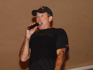 Robin Williams, el m&uacute;sico (VIDEOS)