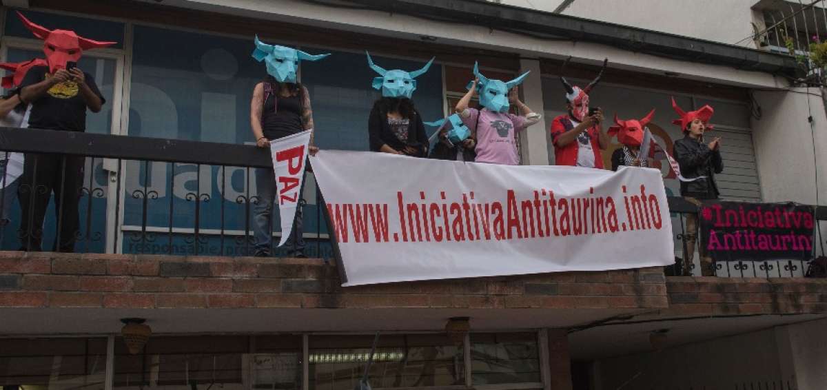 Antitaurinos se tomaron la sede de SUMA