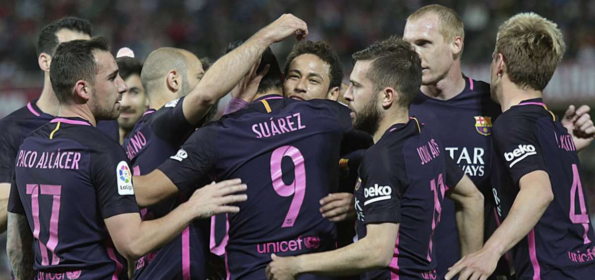 Barcelona gana 4-1 en Granada guiado por Su&aacute;rez