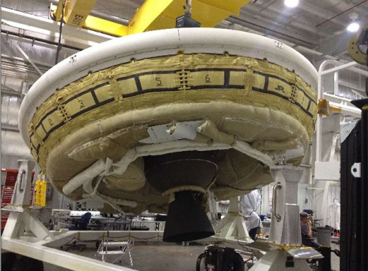 El Desacelerador Supers&oacute;nico de Baja Densidad (LDSD, en sus siglas en ingl&eacute;s), m&aacute;s conocido como "platillo volador". Foto: AFP