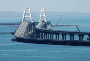 Ataque en el puente que une Crimea con Rusia dejó dos fallecidos