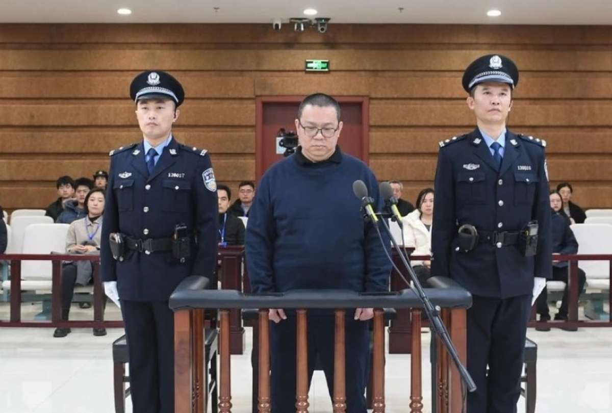 Banquero fue ejecutado en China por aceptar USD 157 millones en sobornos. 