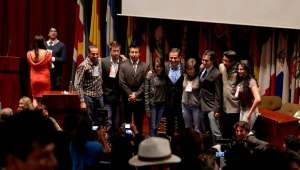 Al finalizar el encuentro, los j&oacute;venes se&ntilde;alaron que estar&aacute;n atentos de los comicios y agradecieron a Barrera por simplemente: "escuchar nuestro llamado". Foto: Marco Salgado / El Tel&eacute;grafo