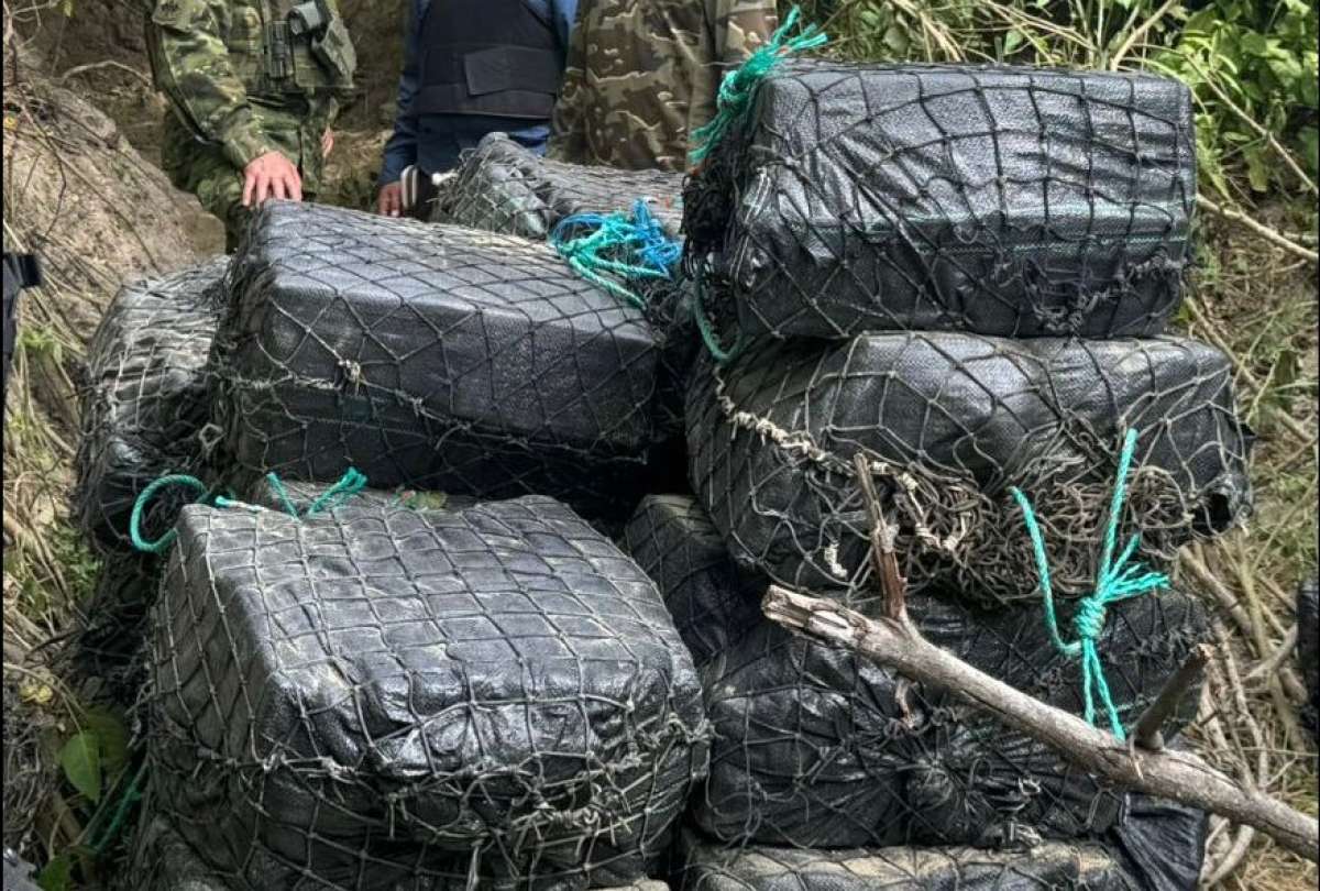 Incautan 4,5 toneladas de coca&iacute;na en Manab&iacute; en operativo conjunto con EE. UU..