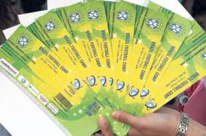 La polic&iacute;a no contact&oacute; con la FIFA por el tr&aacute;fico de entradas