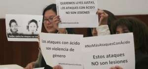 Asamble&iacute;sta propone que el ataque con &aacute;cido sea tipificado como delito