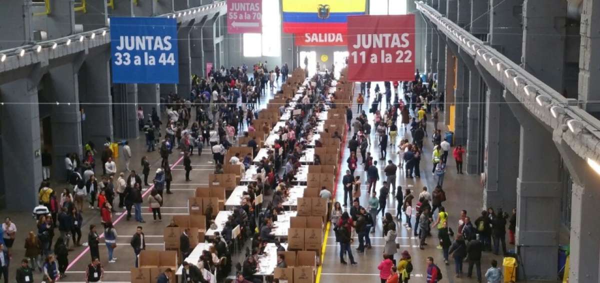 Hasta las 11:00 de Espa&ntilde;a (04:00 de Ecuador) se hab&iacute;an acercado 14.000 personas para votar. 