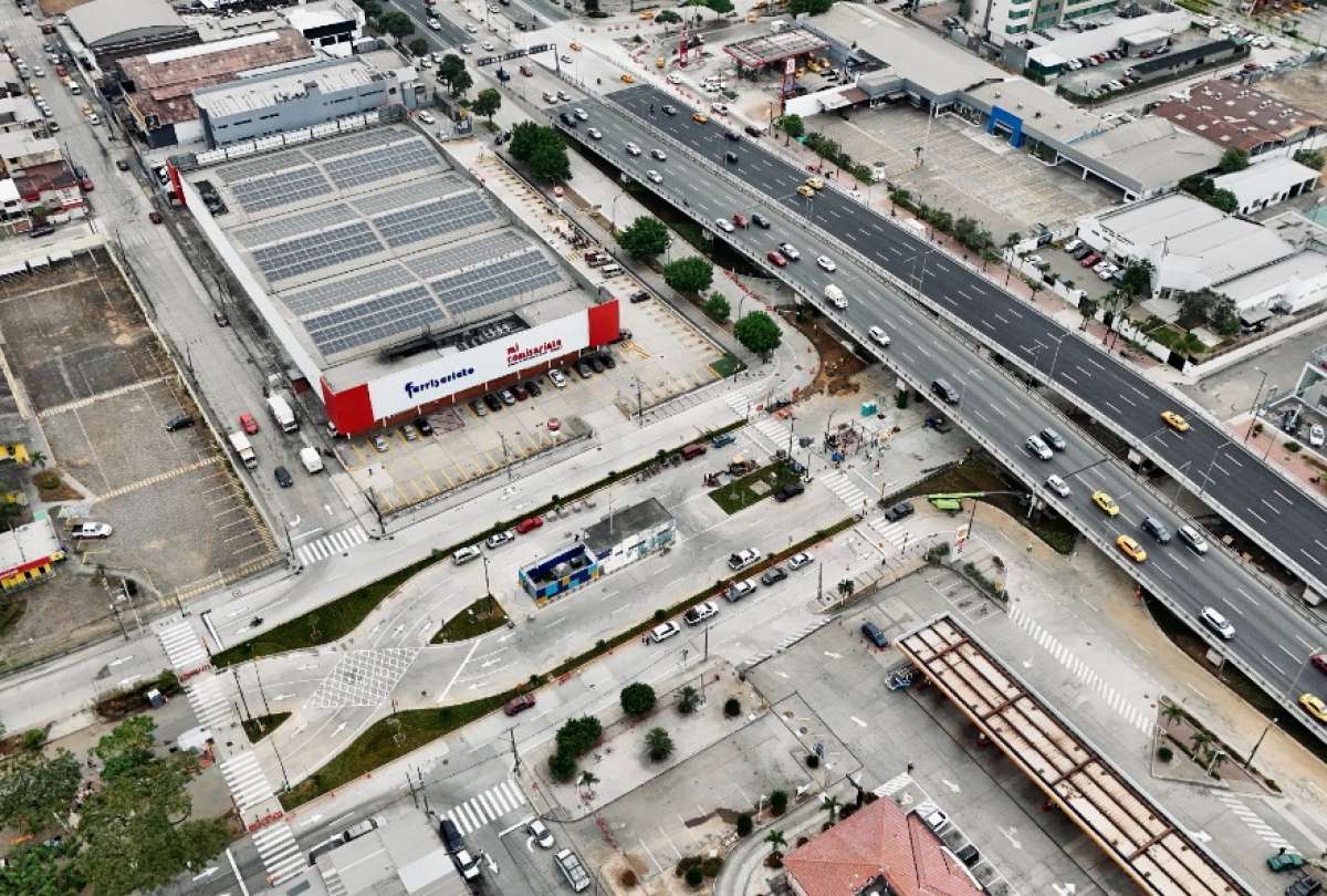 La intersección tipo diamante se estrenará este miércoles 9 de julio en la avenida Isidro Ayora, en el norte de Guayaquil.