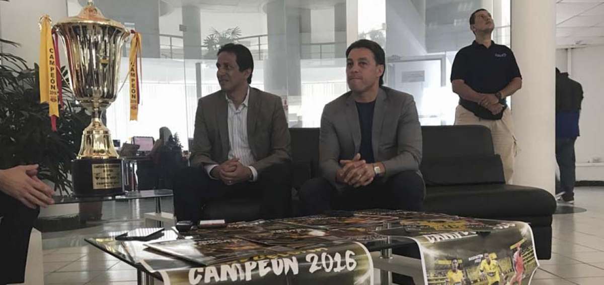 Jos&eacute; Cevallos acapara la culpa de no clasificar a Libertadores
