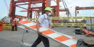 En el Puerto de Guayaquil se han reforzado los controles a los tripulantes de las embarcaciones que llegan al pa&iacute;s, para evitar el ingreso de contagiados por coronavirus.
