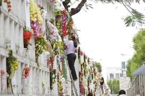 Las escaleras fueron usadas como medio para llegar hasta las b&oacute;vedas superiores del Cementerio General. Fotos: Eduardo Escobar / El Tel&eacute;grafo