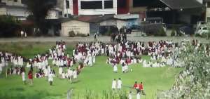 En unidades educativas de Tulc&aacute;n e Imbabura se registr&oacute; la evacuaci&oacute;n de estudiantes. 