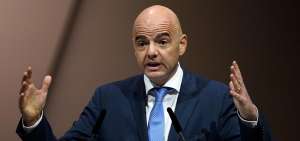 Gianni Infantino, presidente de la FIFA, organismo que en 2007 aprob&oacute; la creaci&oacute;n de un sistema para los traspasos internacionaes de jugadores.