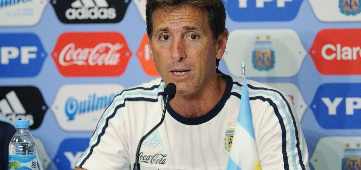 Argentina arriba a Ecuador para defender el campeonato