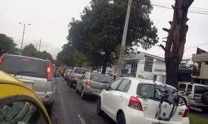 El tr&aacute;fico de esta ma&ntilde;ana en el sector de El Labrador, en el norte de Quito. Foto: Mar&iacute;a Elena Vaca/ EL TEL&Eacute;GRAFO