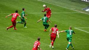 El campe&oacute;n Bayern pierde con Augsburgo por un gol de Bobadilla