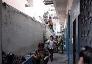 Alumnos y docentes abandonaron las instalaciones, ubicadas en las calles Hurtado y Jos&eacute; Mascote, centro de Guayaquil.