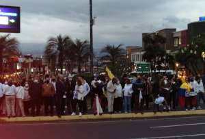 En Quito, ciudadanos se congregaron para rechazar el paro nacional