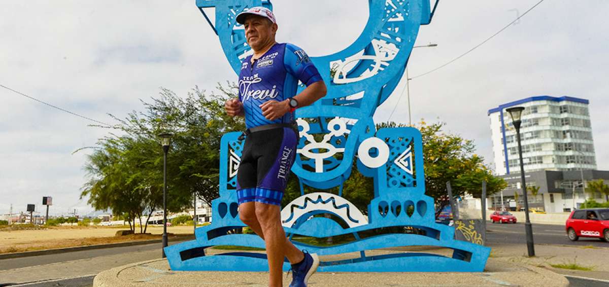 El manabita Luis Trivinio vive en Nueva York desde 1975, pero regresa a Manta para participar en la competencia. Ha corrido hasta ahora nueve ediciones.