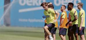 El FC Barcelona fue el primer equipo espa&ntilde;ol que entren&oacute; con grupos de 14 jugadores, gracias a la autorizaci&oacute;n de las autoridades de ese pa&iacute;s.  
