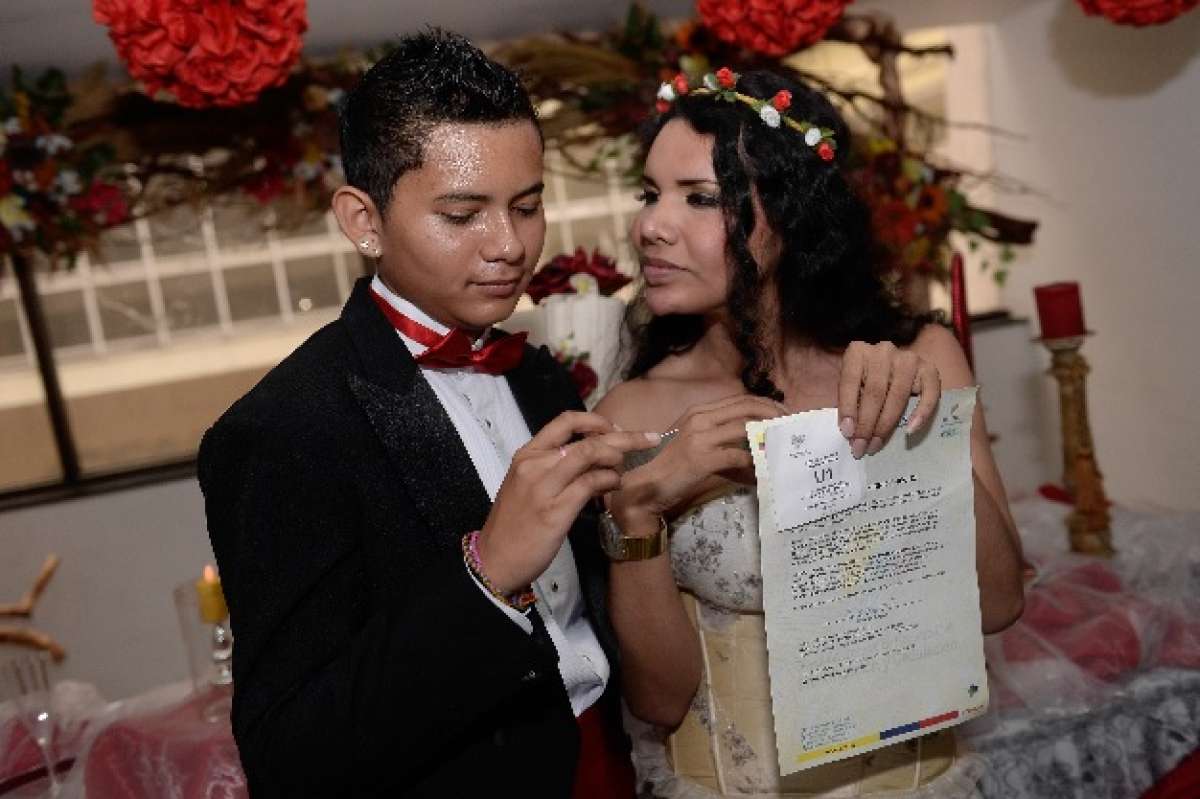 Diane y Nicol&aacute;s registraron su uni&oacute;n de hecho en Guayaquil. Foto: Karly Torres / El Tel&eacute;grafo