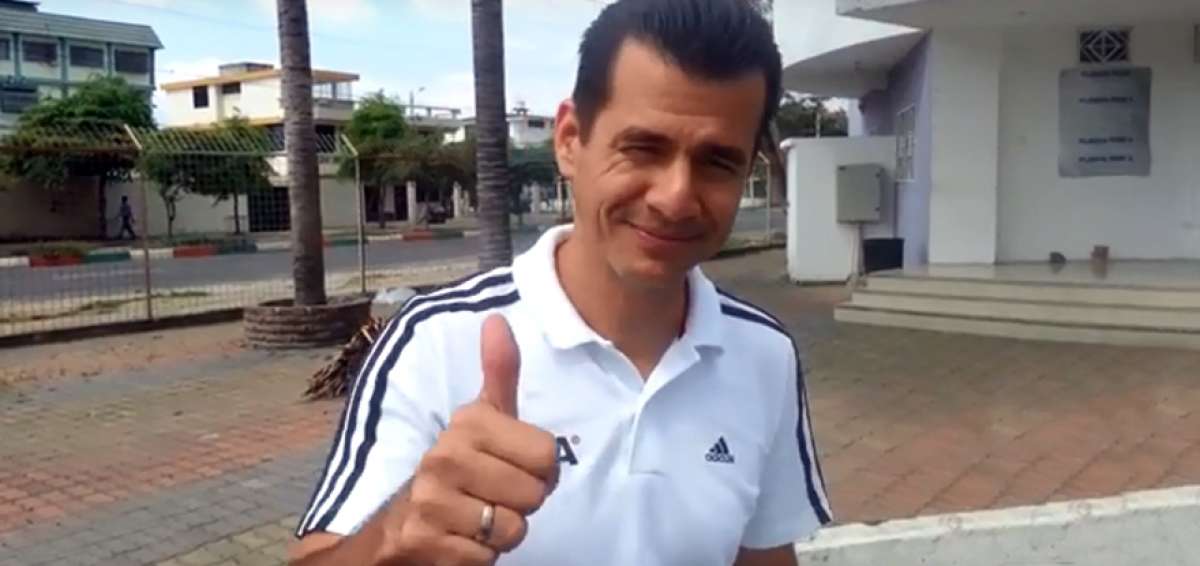 Carlos Vera: &ldquo;Para ser &aacute;rbitro profesional hay que ser un futbolista frustrado&rdquo;