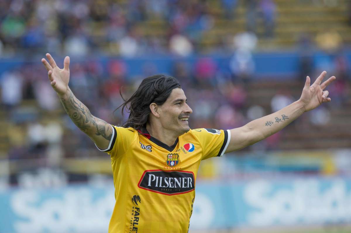 Israel prueba el once que jugar&iacute;an ante Emelec