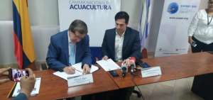 El presidente de Corpei, Eduardo Egas, y el titular de la C&aacute;mara Nacional de Acuacultura (CNA), Jos&eacute; Antonio Camposano, firmaron este lunes 23 de julio un convenio de cooperaci&oacute;n.