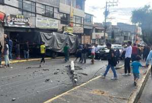 Accidente en Quito involucra nueve vehículos y deja una persona fallecida y varias heridas