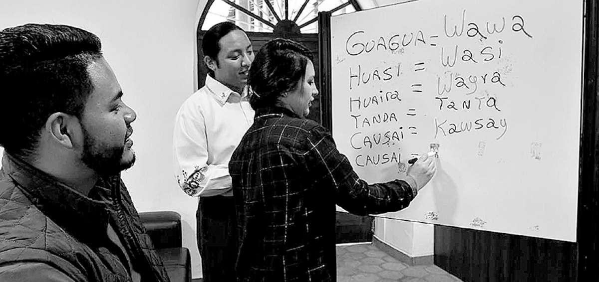 Las comunidades ind&iacute;genas quieren preservar su legado ancestral, la lengua kichwa, y la aprenden de expertos. 