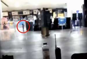 Supuesto fantasma de un ni&ntilde;o aparece en un cine y desata debate en redes