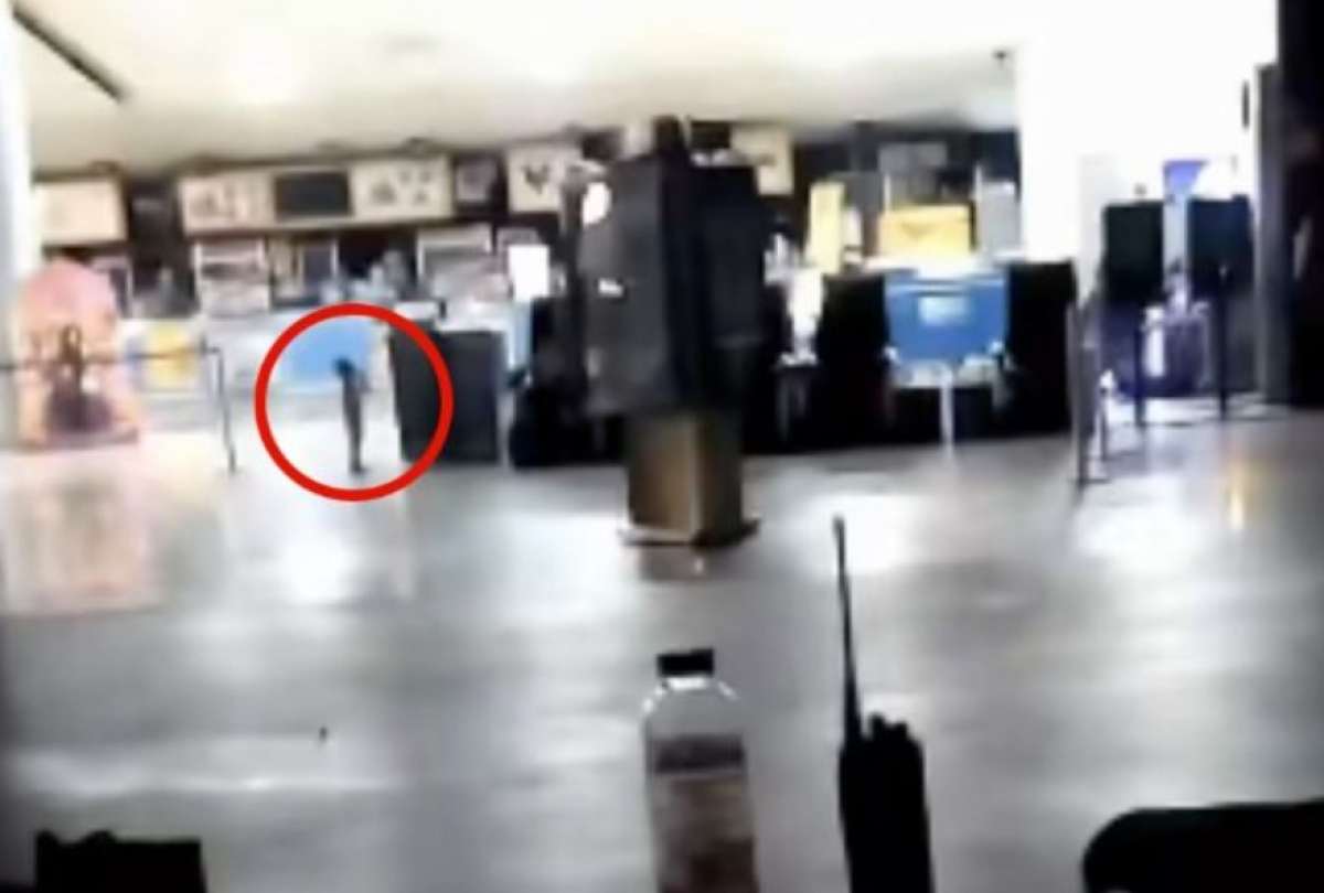 Supuesto fantasma de un ni&ntilde;o aparece en un cine y desata debate en redes