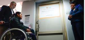 El ascensor ser&aacute; empleado para las personas de movilidad reducida.
